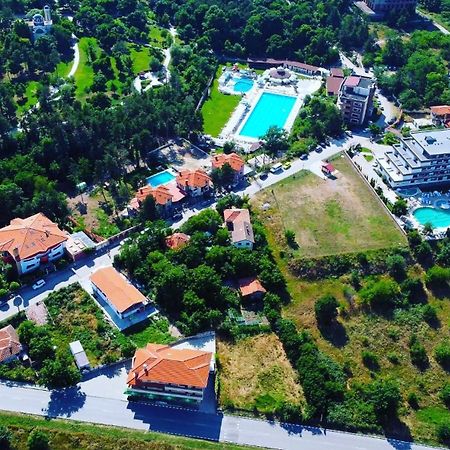 D Villa Mineralni Bani Esterno foto