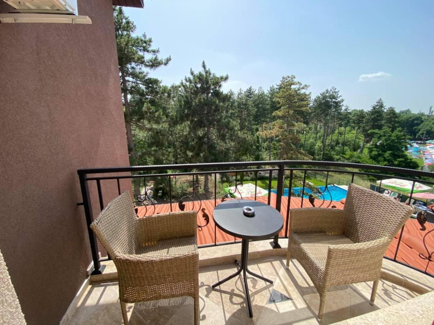 D Villa Mineralni Bani Esterno foto