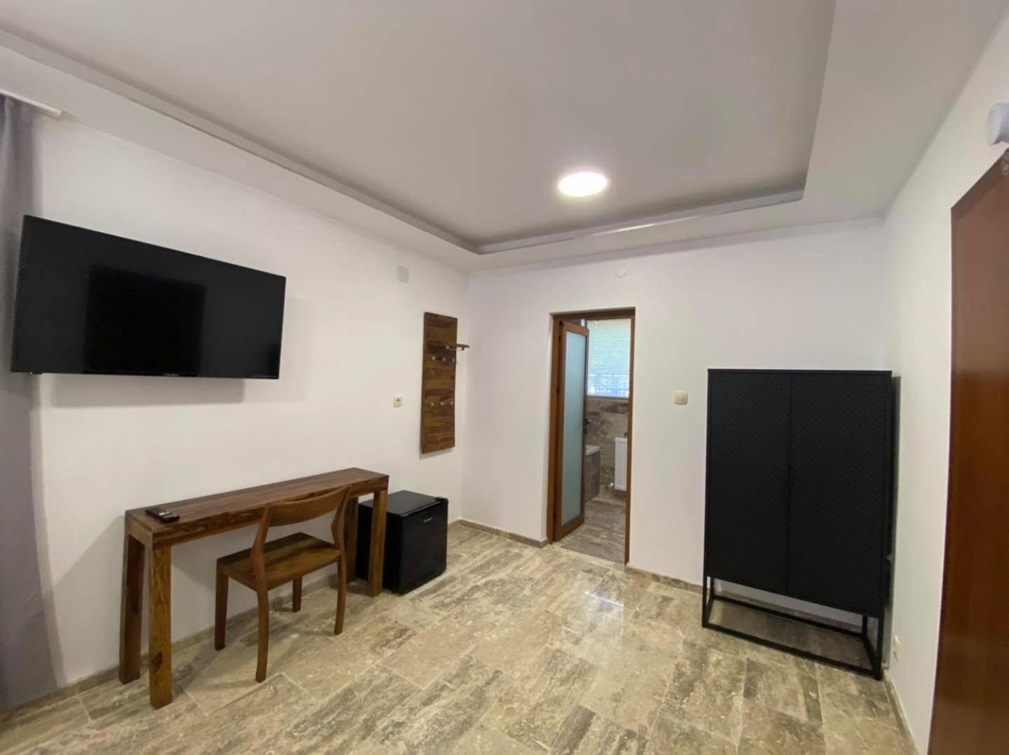 D Villa Mineralni Bani Esterno foto